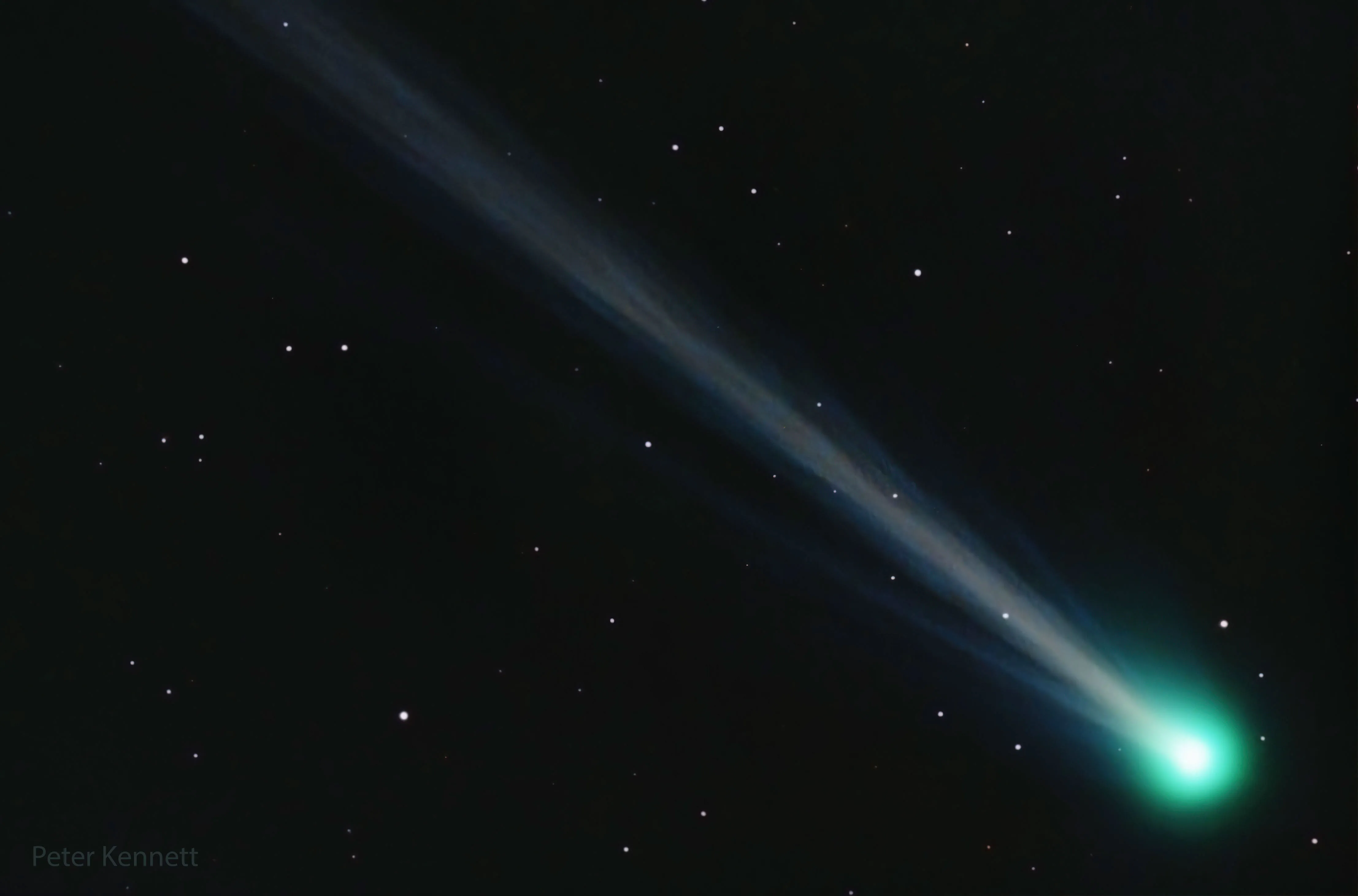 西村彗星【C/2023 P1 (Nishimura) ，Peter Kennett/摄，取自APOD】
