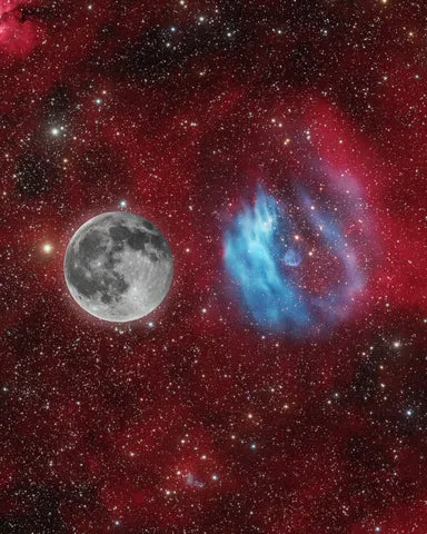 凯伯水晶星云与满月的大小比较图。