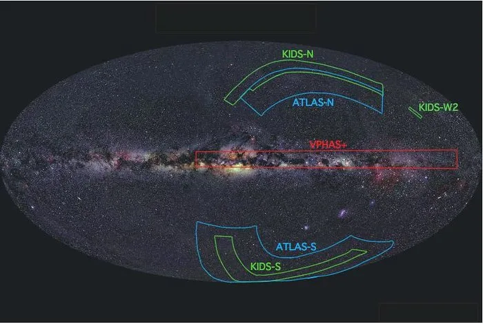VST望远镜的巡天观测目标区域。其中红色区域就是包含本次观测的VPHAS+区域。